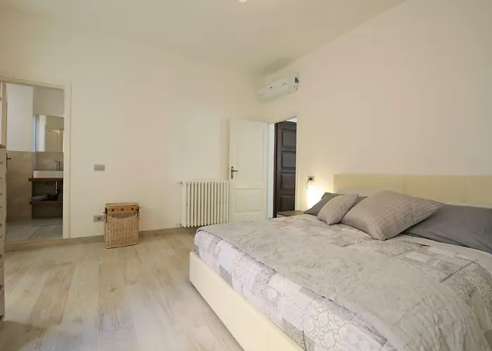 Via Garibaldi Apartament